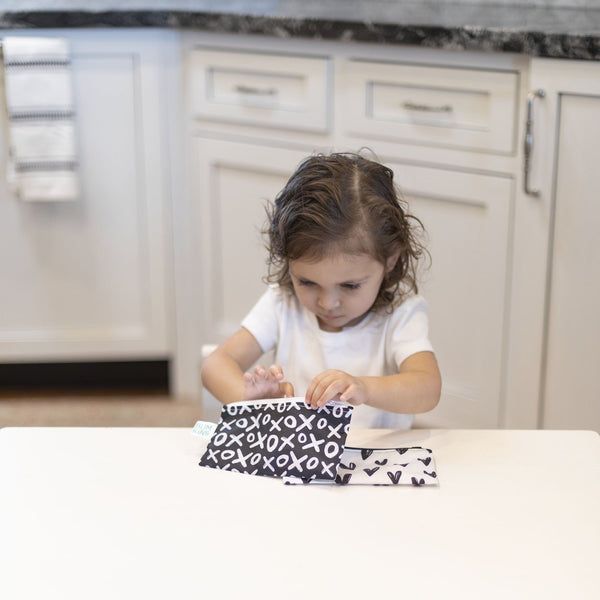XOXO & Hearts Small Reusable Snack Bag, 2-Pack