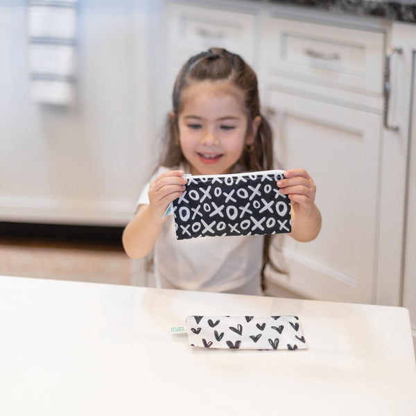 XOXO & Hearts Small Reusable Snack Bag, 2-Pack