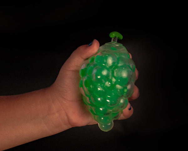 Squeeze Grapes - Three LiL Monkeys Three LiL Monkeys