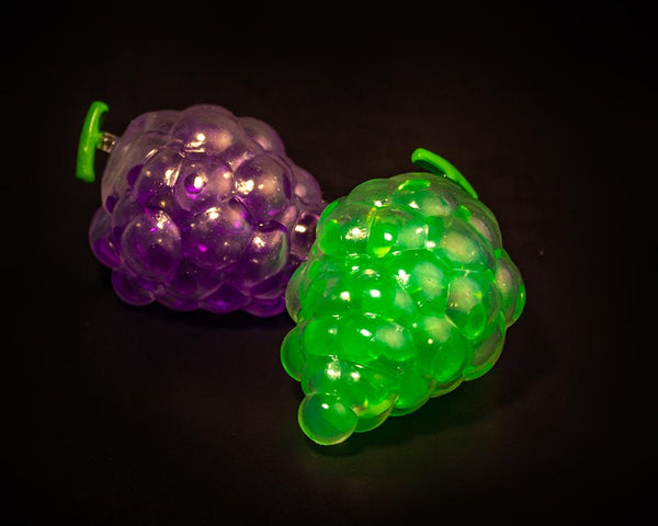 Squeeze Grapes - Three LiL Monkeys Three LiL Monkeys