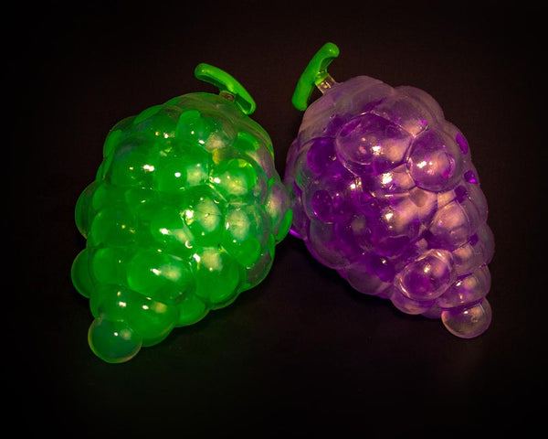 Squeeze Grapes - Three LiL Monkeys Three LiL Monkeys